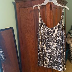 Torrid size 3 black and white tank